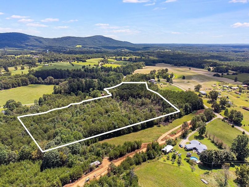 24-web-or-mls-211-luckadoo-rd