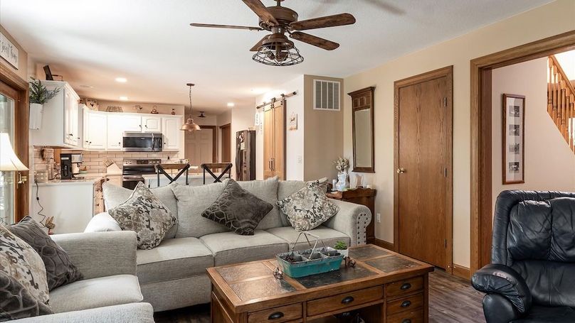 20-zj 18384 Crawmer Rd Se,051