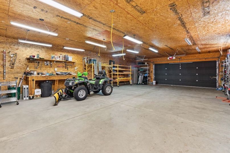 044 - Detached Garage Interior