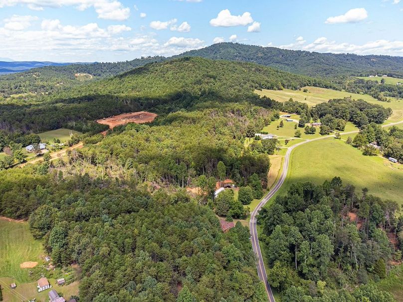 18-web-or-mls-211-luckadoo-rd