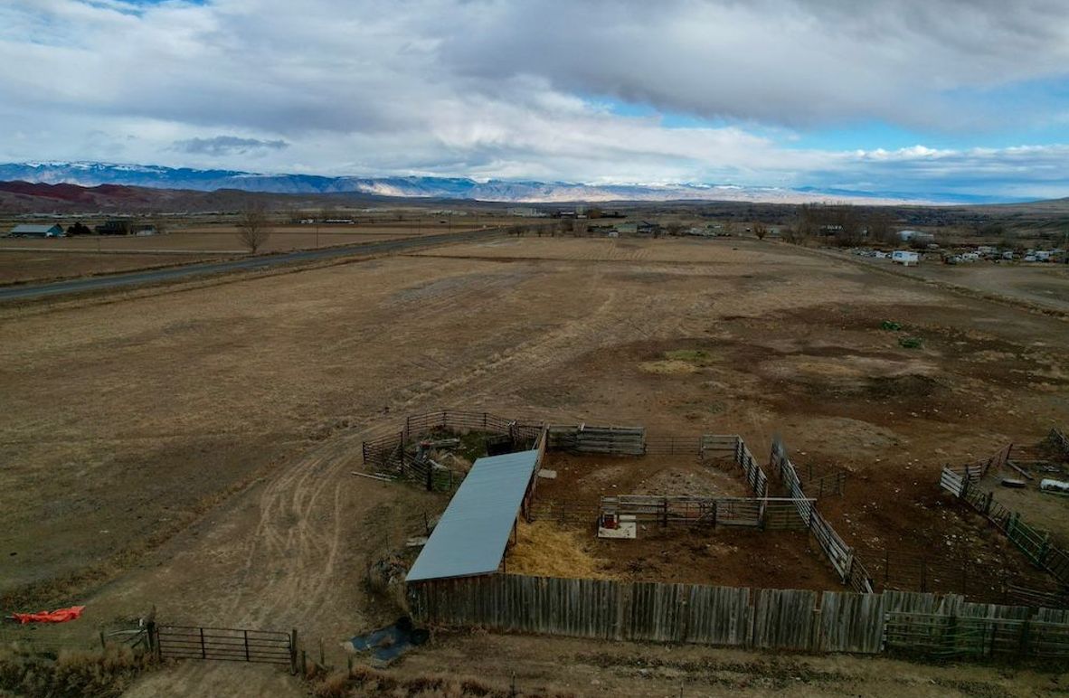 1C060E37-1905-4DB8-A705-BD480DC3E5FD_1_201_a