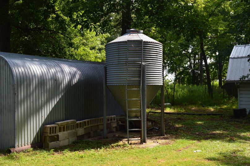 Grain bin