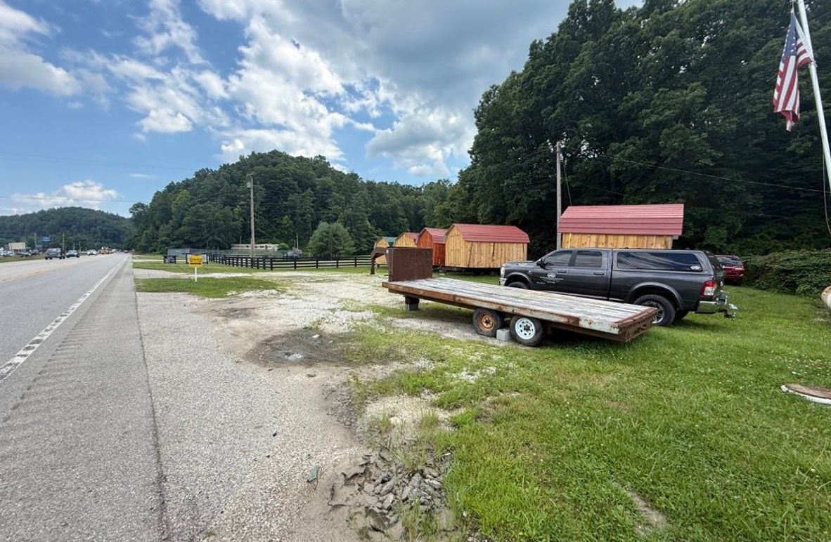 002 ground level view looking southeast along KY 15