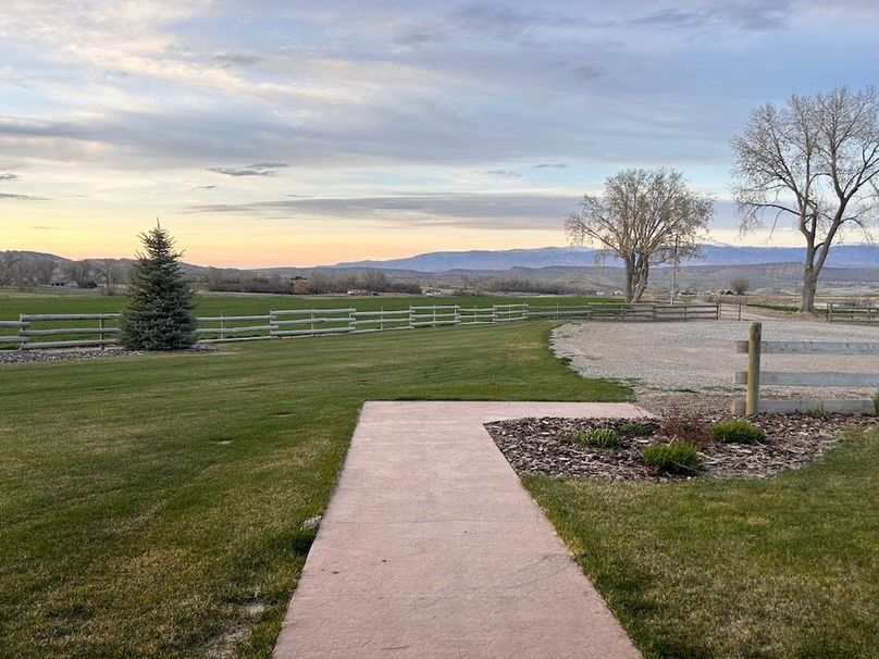 655C1ABB-D8EF-4A92-9F1F-6374286EC684_1_105_c