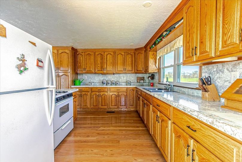 106-Kitchen5