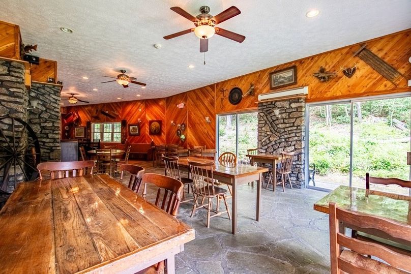 DeerHeadInn-60