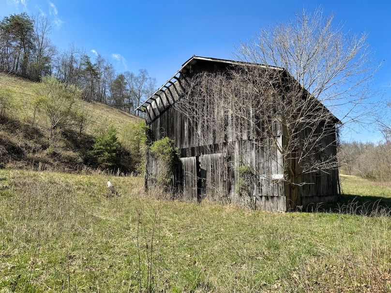 014 nice storage barn