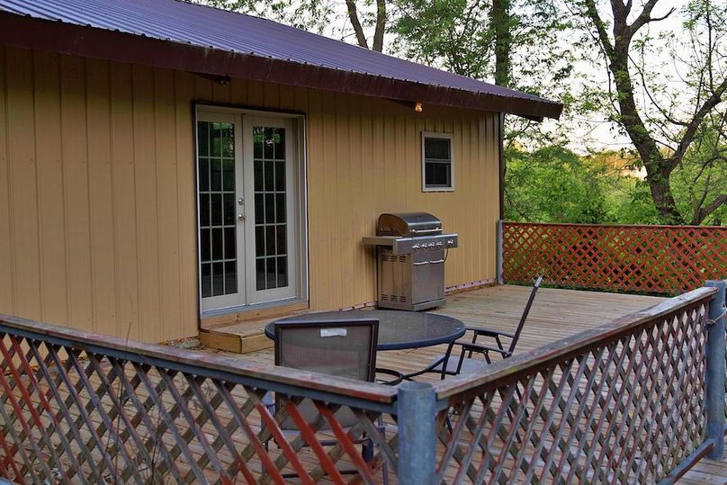 27 lodge back deck