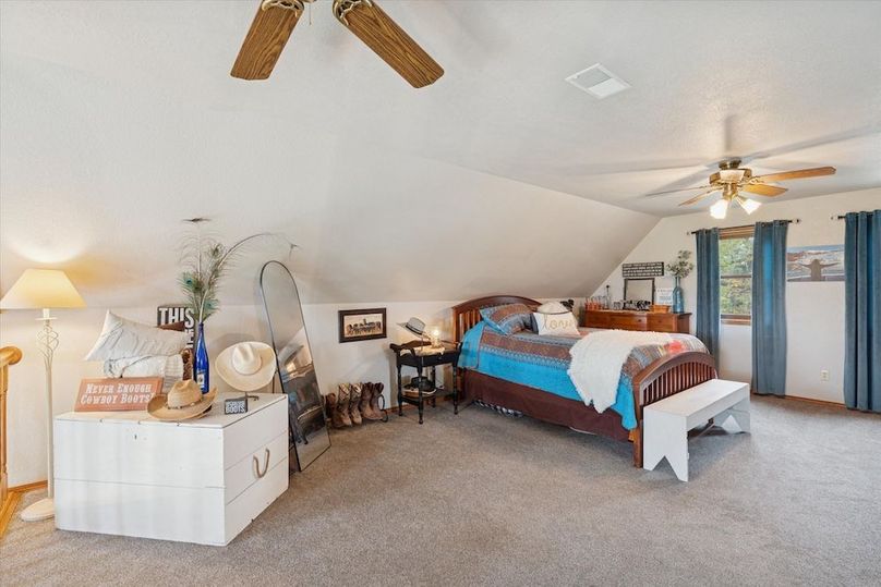 35-4800-Cub-Hollow-Rd-WindowStill