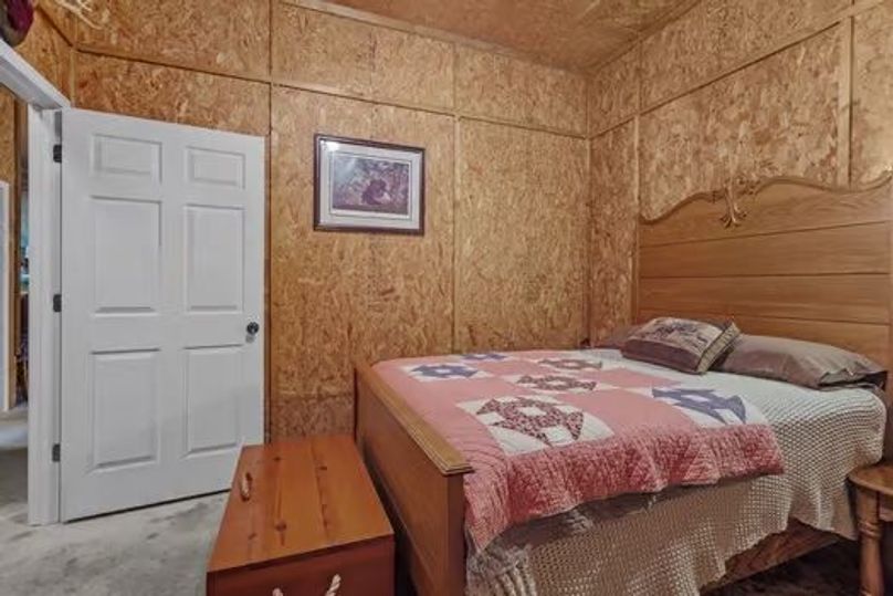 large-018e903b-4db5-7328-aa0d-777d6ab160b4