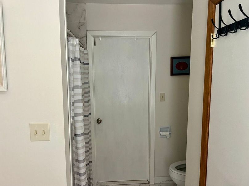 F925A135-18EB-4B16-BEE3-01296DB26EC8_1_201_a