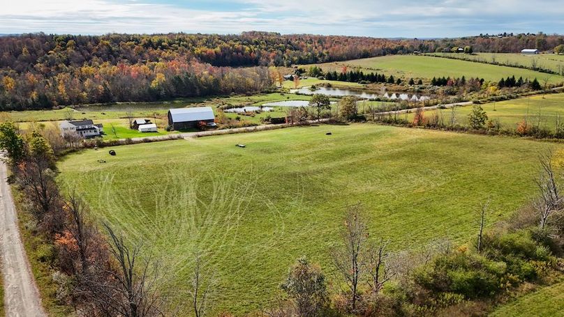 DJI_20251017123936_0684_D