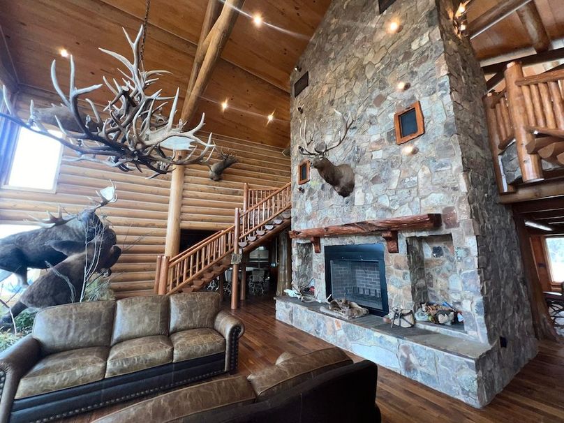 81_Pratt Lodge Living Room