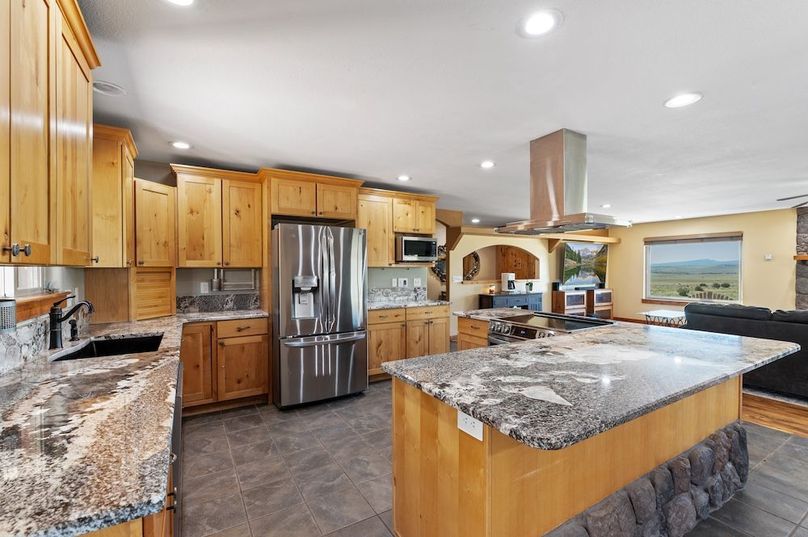 09 - Kitchen