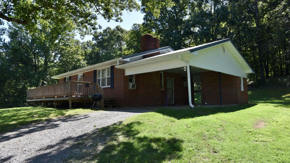 Scenic And Secluded Farm With Three Homes For Sale Whitetail Properties