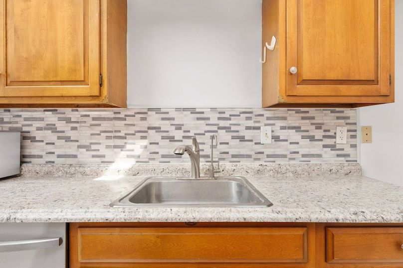 29-33-web-or-mls-279 Poplar Rd interior-16