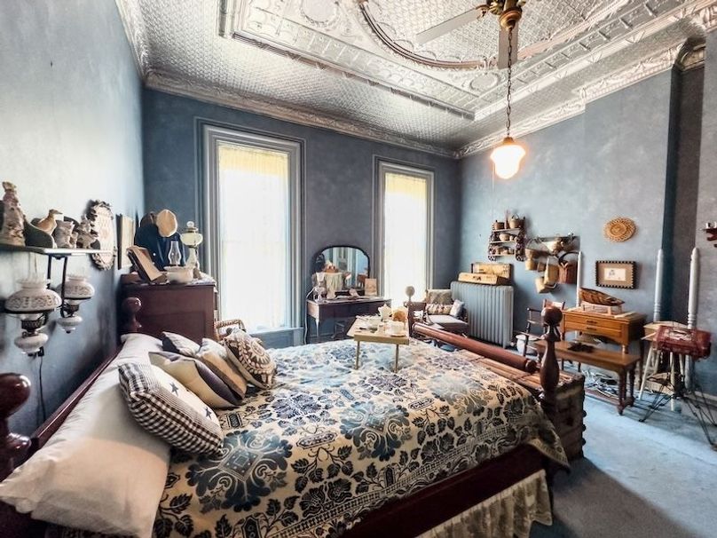 StenceRealty_25_515-N-8th-Street-Marshall-IL_46