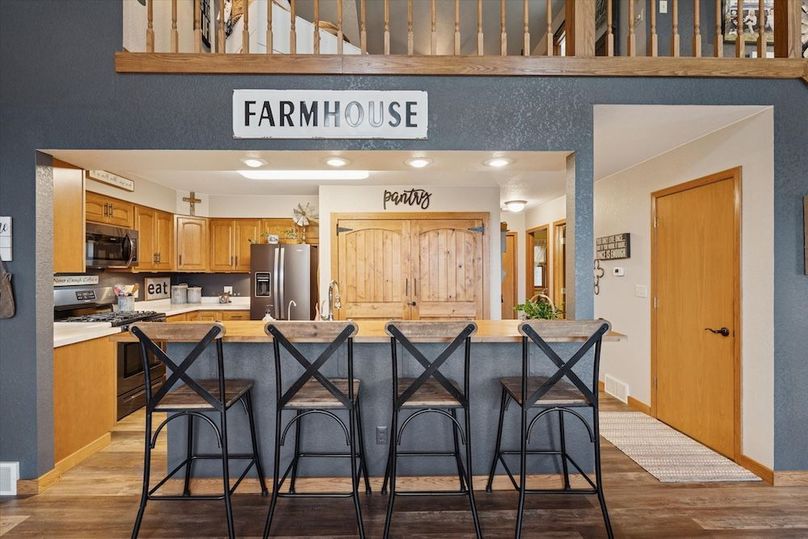 19-4800-Cub-Hollow-Rd-WindowStill