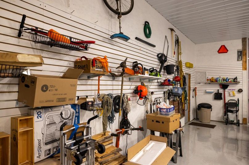 101 Slatwall Storage Inside Pole Barn