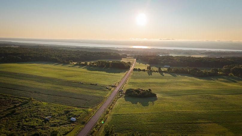 Copy of Wood Main Listing Photo 12