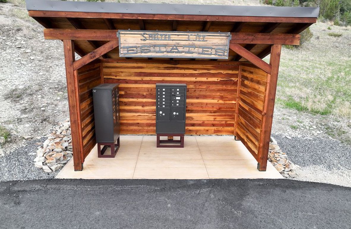 5(Subdivision Mailbox Shelter)