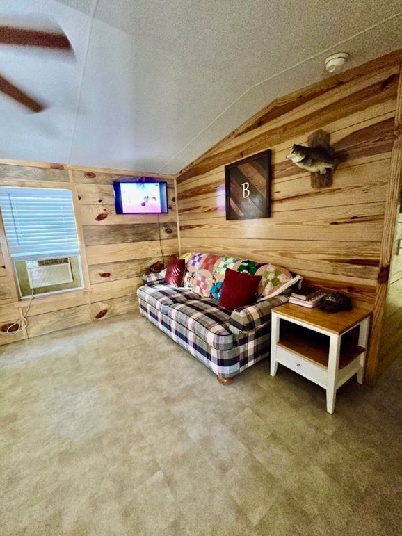 4E30BDEA-1779-49A4-9F74-FCCE02BF3AF9_1_105_c-2