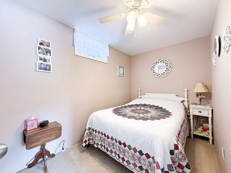 Cayuga 32 Stoyell Photos 20