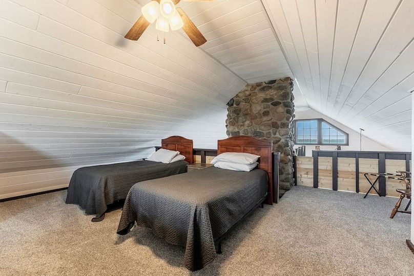 19-web-or-mls-120 SE Lake Dr-16