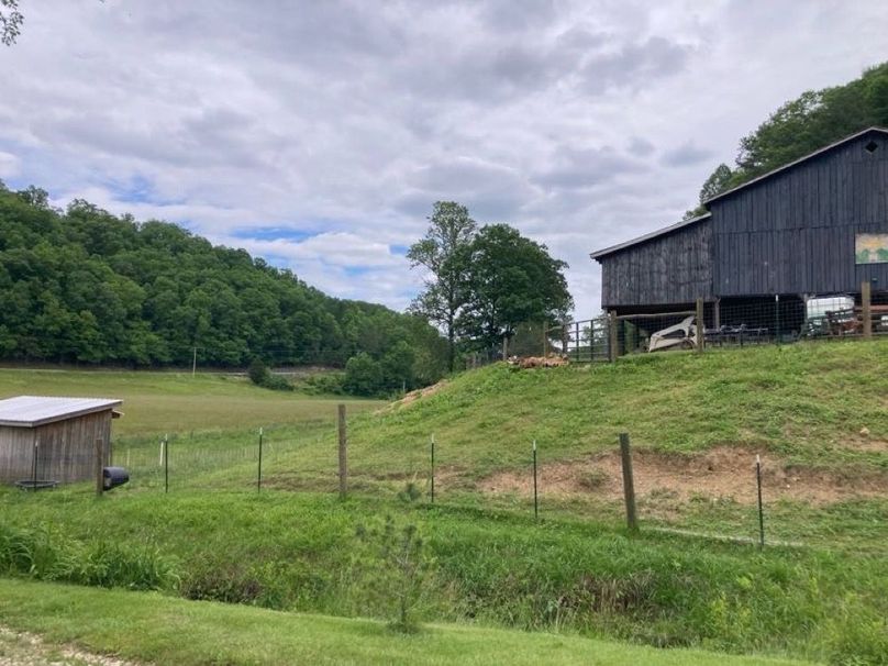 077 the view out the front from the driveway
