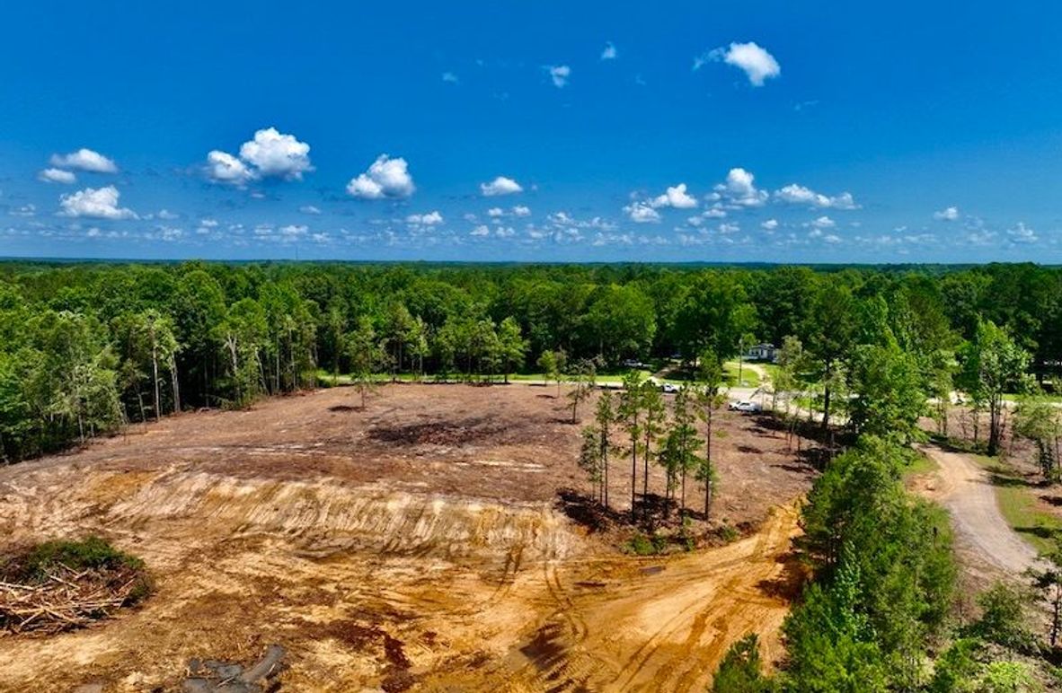 4DEAA889-6812-4469-A111-6A6AF39E54AE_1_105_c