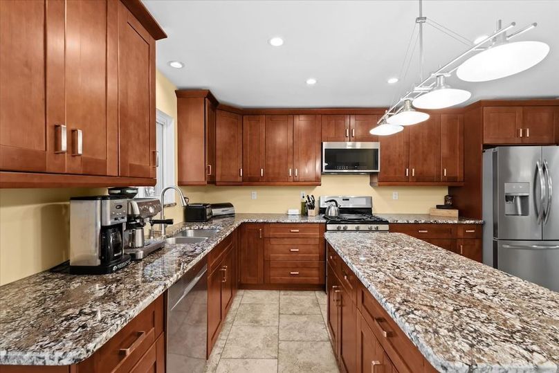 08-10932 Green Oaks Dr