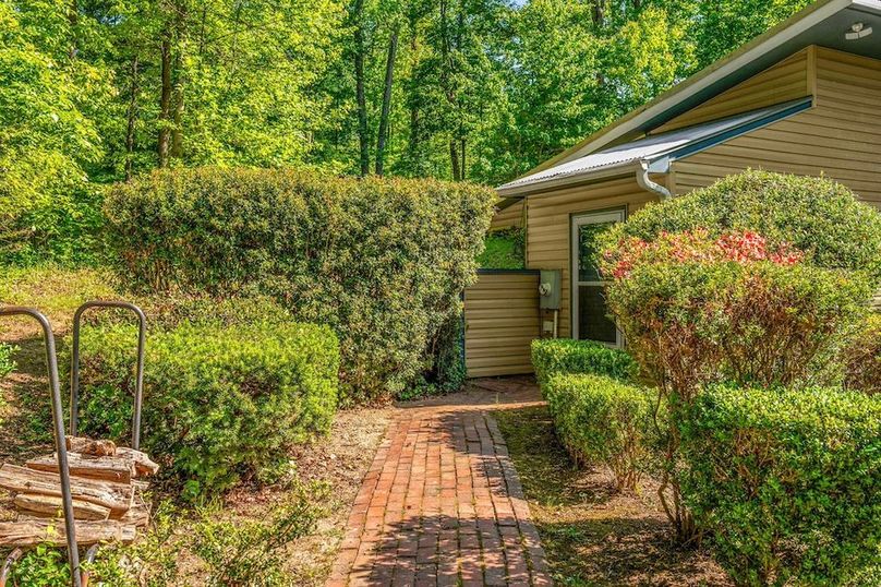 55-69-web-or-mls-279 Poplar Rd exterior-8