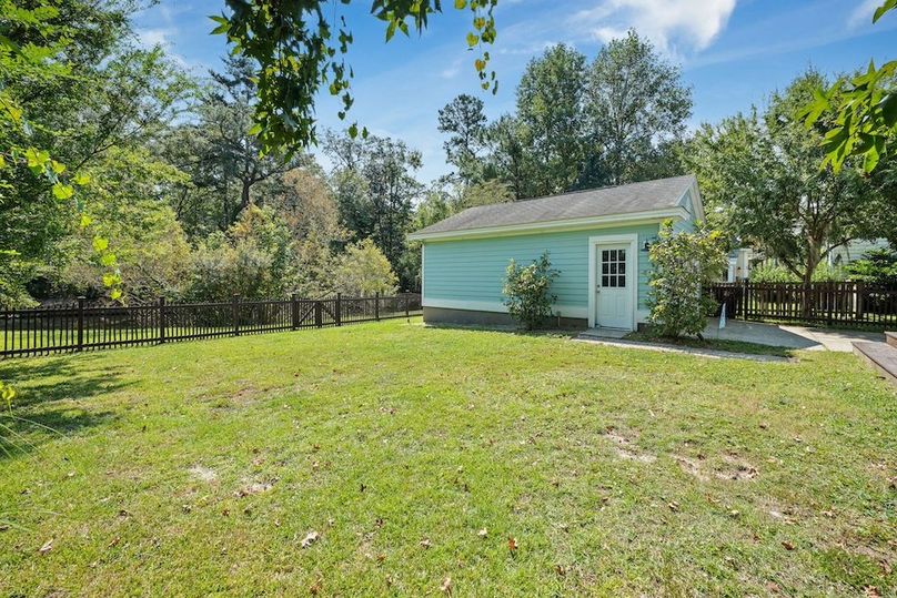 43-web-or-mls-Barclay Media Co_-39