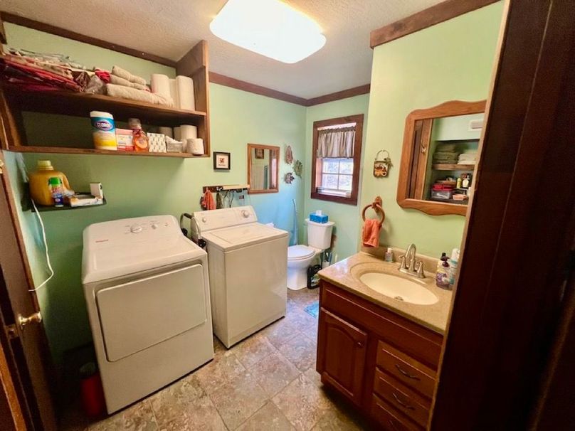 D14C2CAE-C739-4B83-9686-693CB37A7CDD_1_201_a