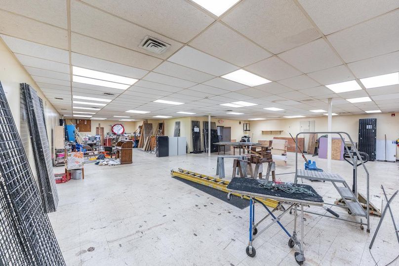 Winnebago 2.05 (Flee Market)_27