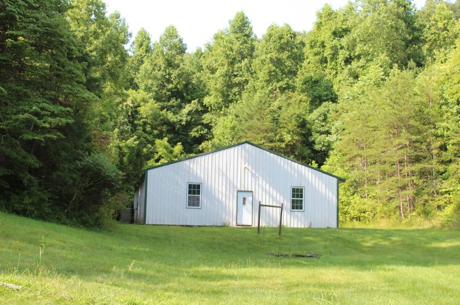 006 the 40x40 finished building sitting adjacent to the home