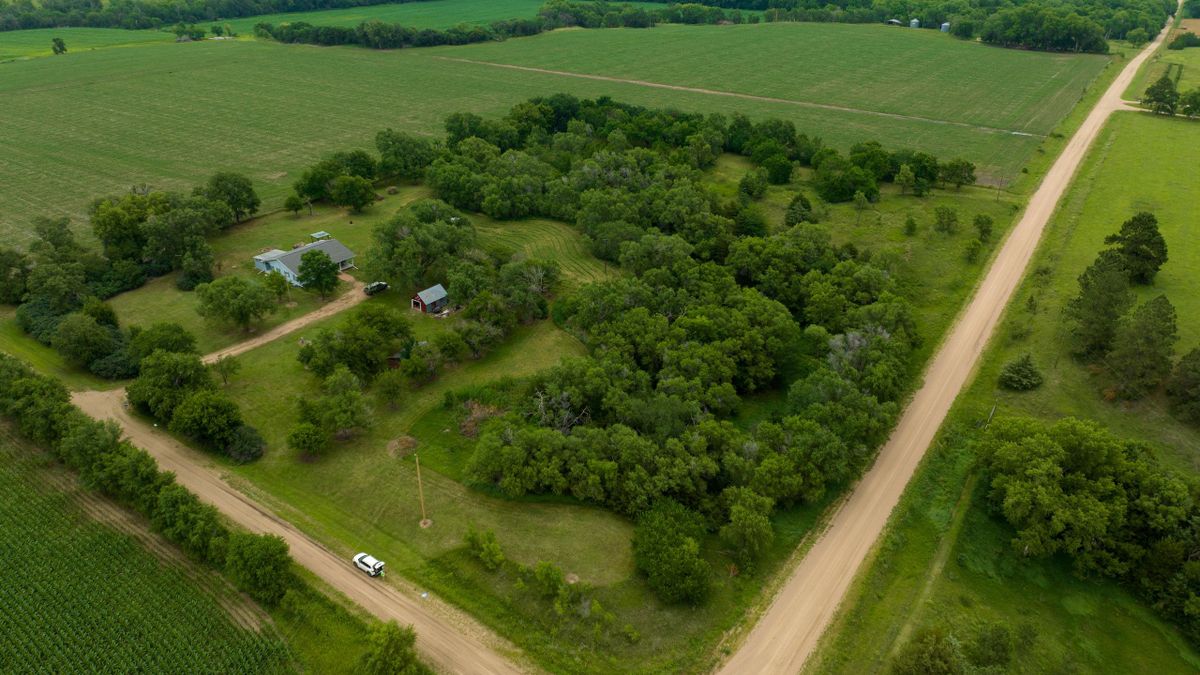 Guide Rock Acreage Whitetail Properties