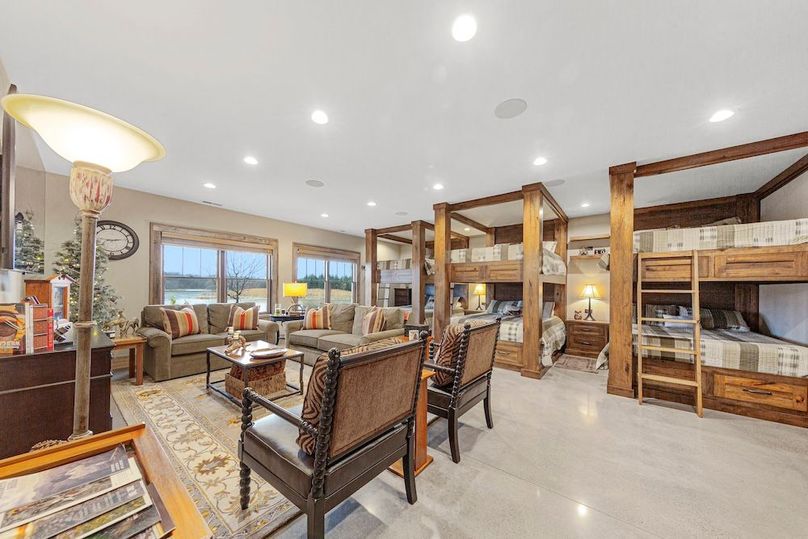 Pic 42 Bunkroom_lower