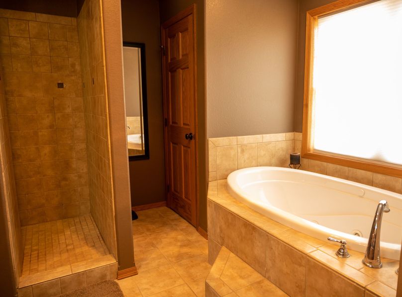 18 - Primary Suite Bathroom