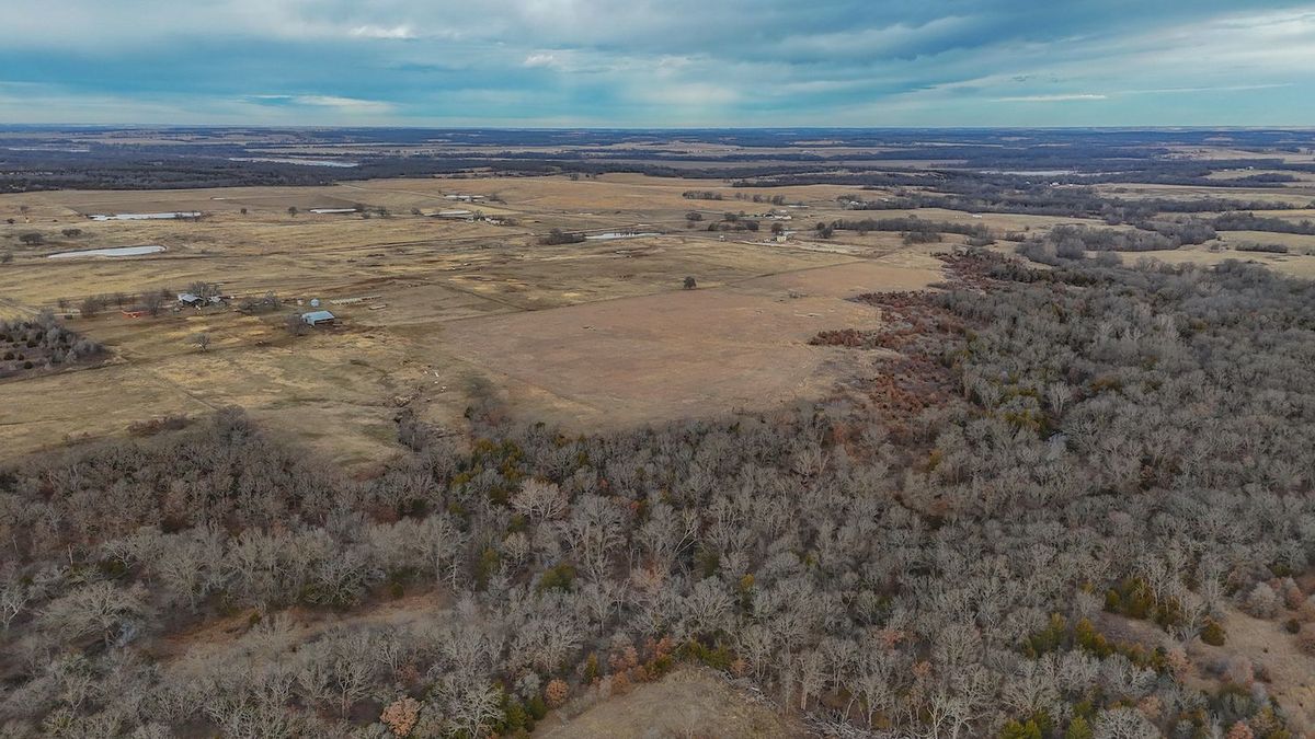 Cattle & Recreational Acreage with Farmhouse Whitetail Properties