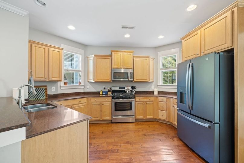 19-web-or-mls-Barclay Media Co_-10