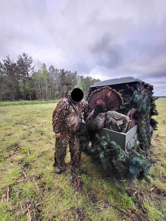 1394691756104305289 (1)