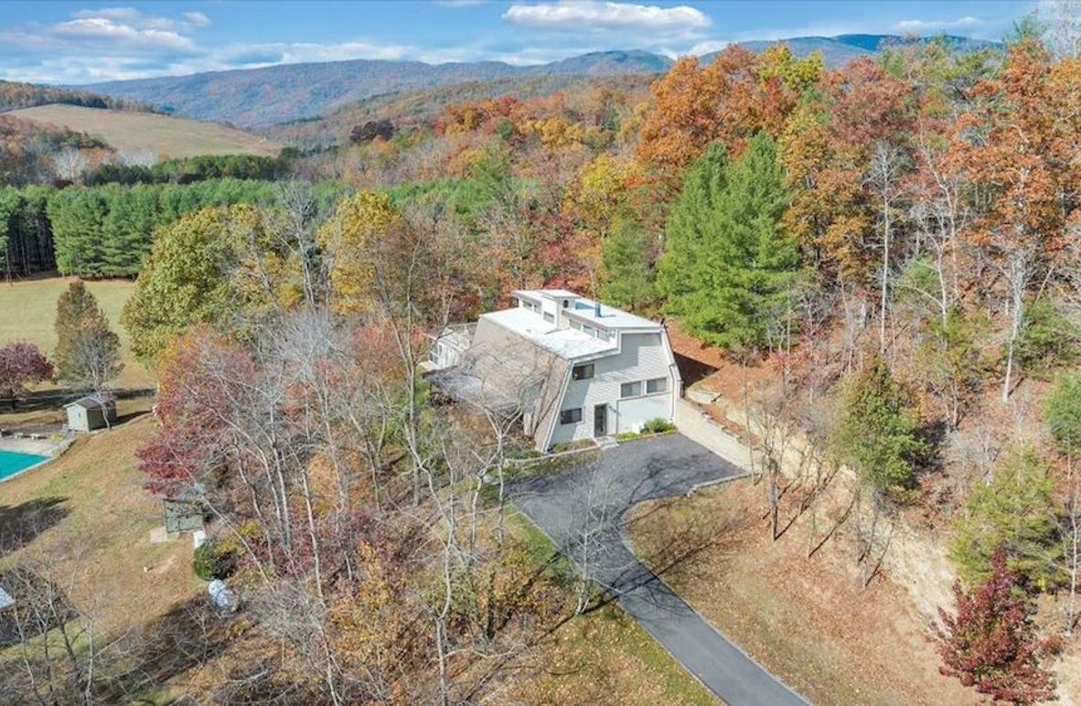 001-DJI_20251031113730_0001_D_MIB