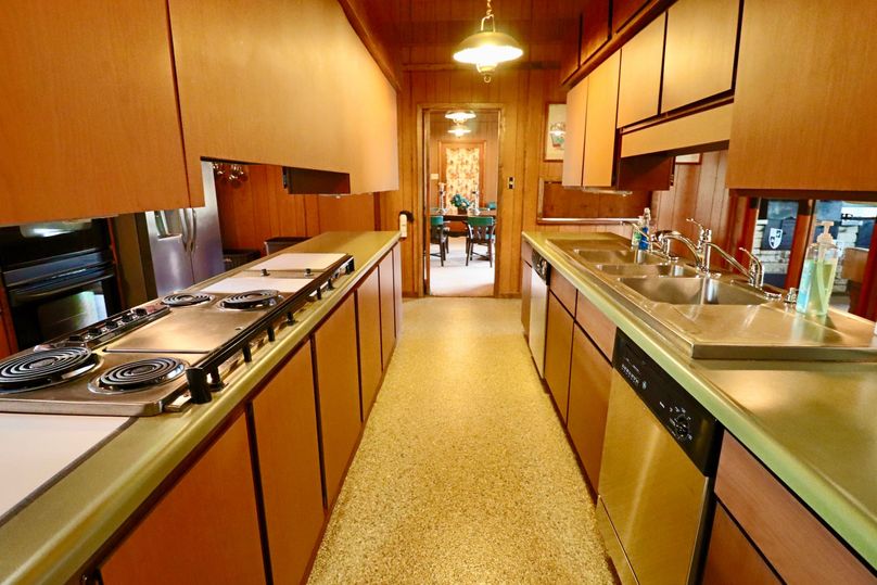 45 - Lodge kitchen