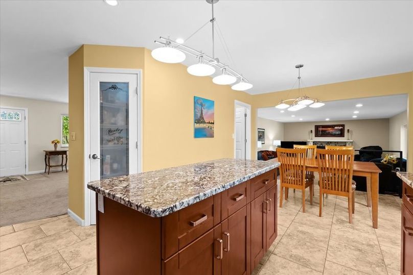 09-10932 Green Oaks Dr