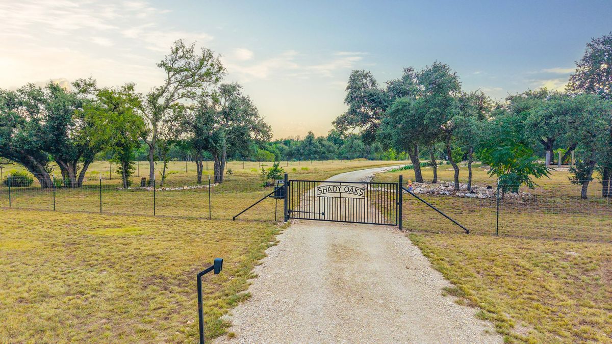 Shady Oaks Ranch | Whitetail Properties