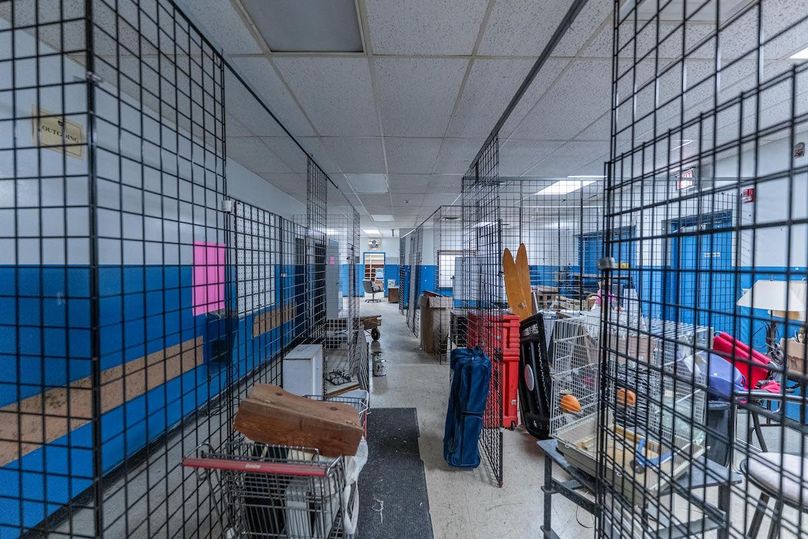 Winnebago 2.05 (Flee Market)_42