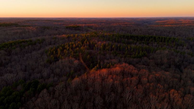 DRONE.00_27_27_21.Still061