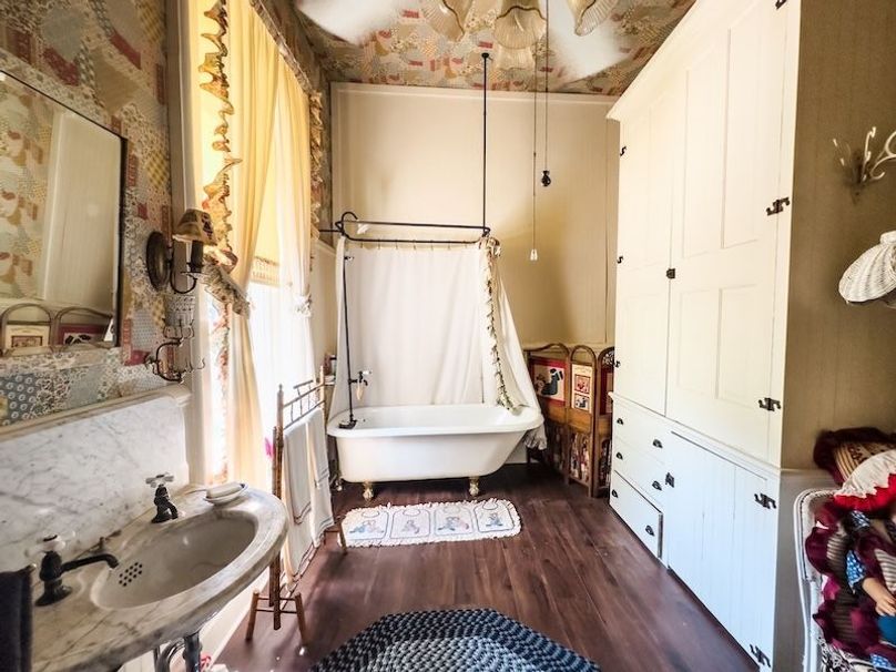 StenceRealty_25_515-N-8th-Street-Marshall-IL_55