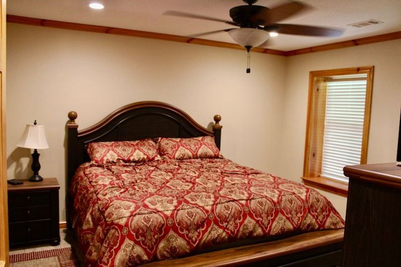 06D38F4D-A048-489C-8B83-14B885169BE7_1_201_a